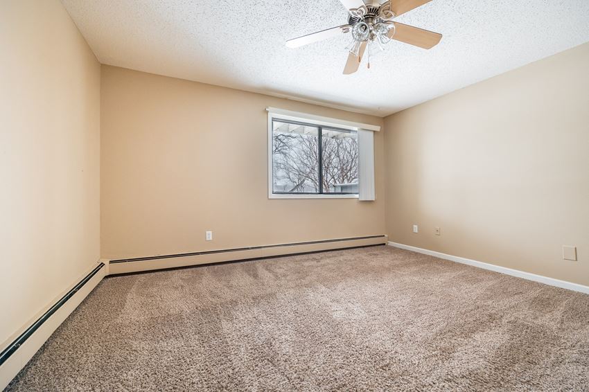 Heritage Hills Apartments, 3909 Heritage Hills Drive, Bloomington, MN